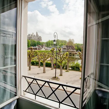 Logis Beaudon فندق